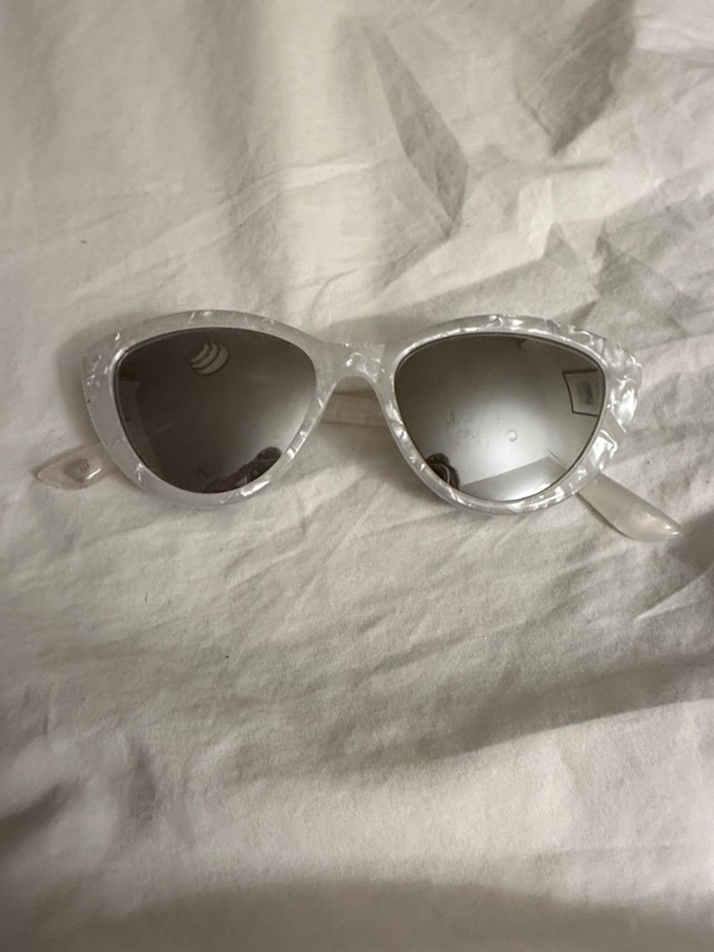 Betsy Johnson Cat Eye Pearlescent White Resin Sunglasses Mirrored lenses.